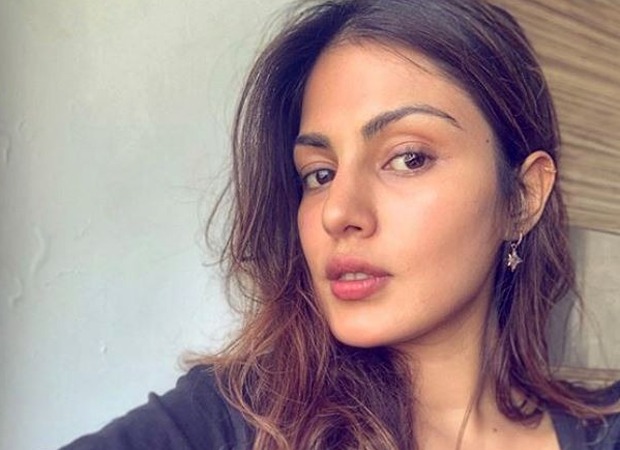 Mumbai Police Officer arrives at Rhea Chakraborty's residence after she seeks help