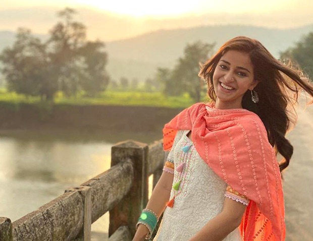 Ananya Panday is all smiles in this gorgeous picture from the sets of Khaali Peeli Ananya Panday is all smiles in this gorgeous picture from the sets of Khaali Peeli