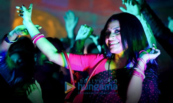 dolly kitty aur woh chamakte sitare 2 4