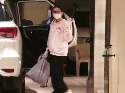 Karisma Kapoor spotted at her mother Babita Shivdasani’s house