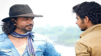 On the sets of the movie Khaali Peeli