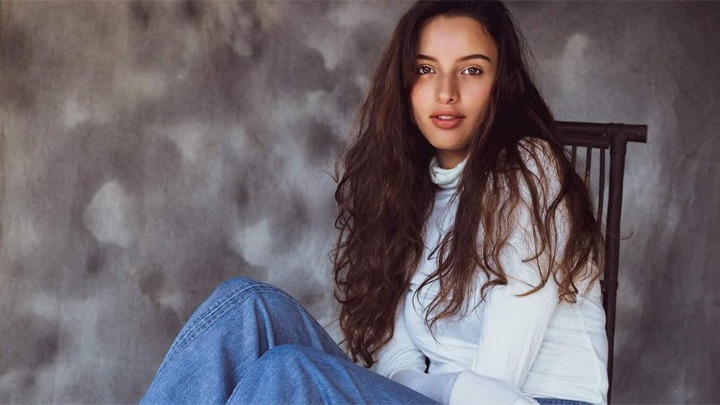 Tripti Dimri on HATRED against Bollywood: “It does BOTHER My parents, they keep calling me to…” Tripti Dimri on HATRED against Bollywood: “It does BOTHER My parents, they keep calling me to…”