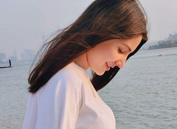 Anushka Sharma flaunts her baby bump as she poses at a Dubai beach 