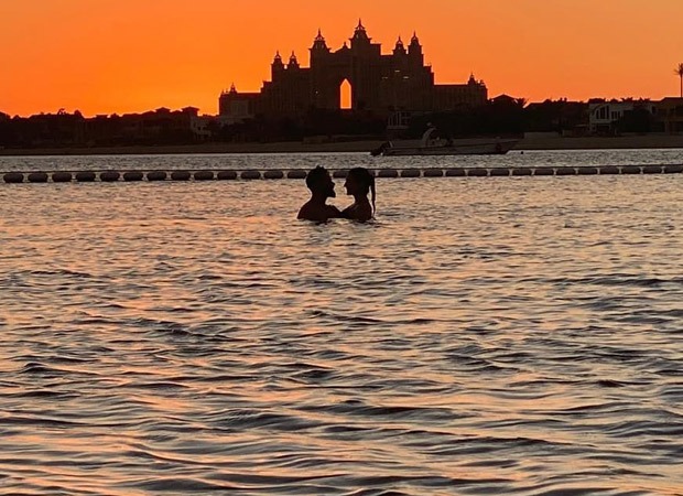 AB De Villiers captures romantic photo of Anushka Sharma and Virat Kohli in Dubai AB De Villiers captures romantic photo of Anushka Sharma and Virat Kohli in Dubai