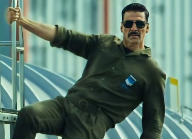 Akshay Kumar oozes class in the teaser of BellBottom!