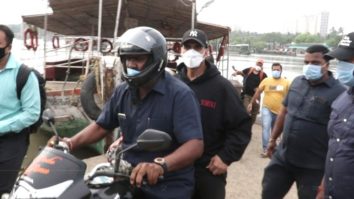 Akshay Kumar spotted at Versova Jetty