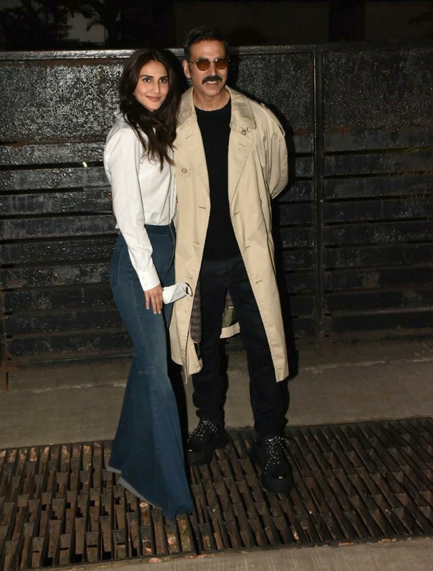 Akshay Kumar returns home after wrapping the shoot for Bell Bottom with co-star Vaani Kapoor