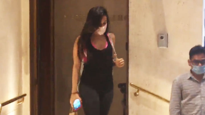 Kiara Advani spotted at Manish Malhotra’s house in Bandra