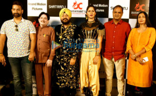 Photos: Daler Mehndi and Kavita Tripathi snapped during ‘Mamla Gadbad Hai’ song for Shatranj film