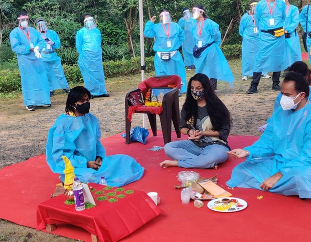 Vidya Balan resumes shoot for Sherni in Madhya Pradesh, shares pictures from the set Vidya Balan resumes shoot for Sherni in Madhya Pradesh, shares pictures from the set