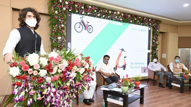 Vijay Deverakonda makes an investment into eco-friendly and sustainable electric bikes Vijay Deverakonda makes an investment into eco-friendly and sustainable electric bikes