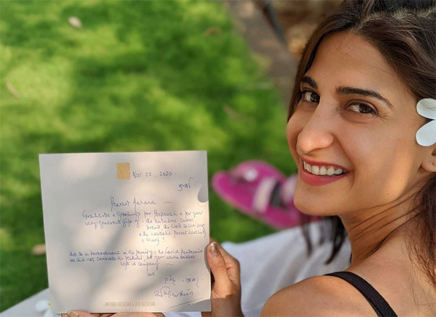 Aahana Kumra can’t stop smiling as she receives a note and flowers from Amitabh Bachchan Aahana Kumra can’t stop smiling as she receives a note and flowers from Amitabh Bachchan