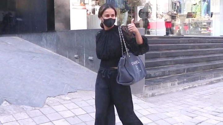 Aisha Sharma spotted in Bandra
