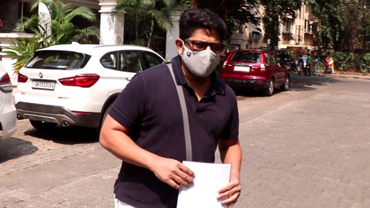 Arshad Warsi spotted in Bandra