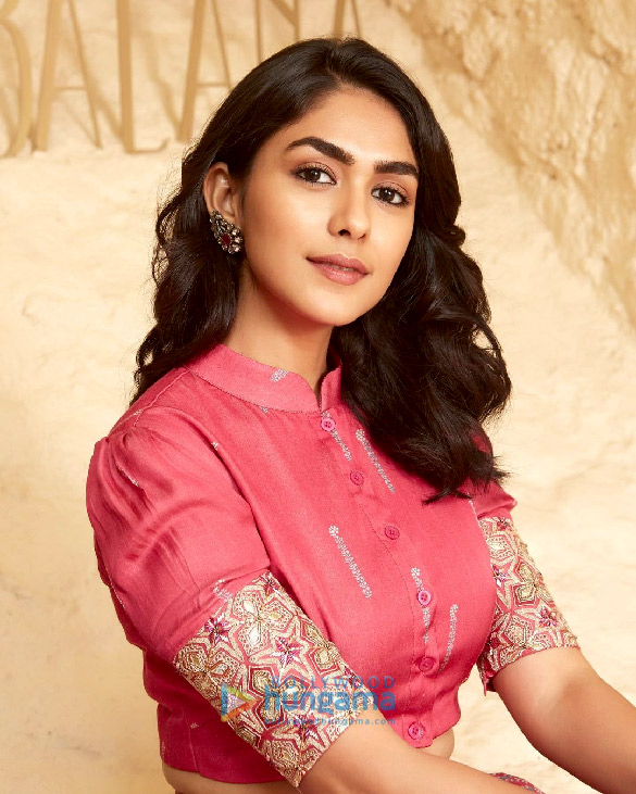 mrunal thakur 3 2