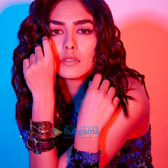 mrunal thakur 6
