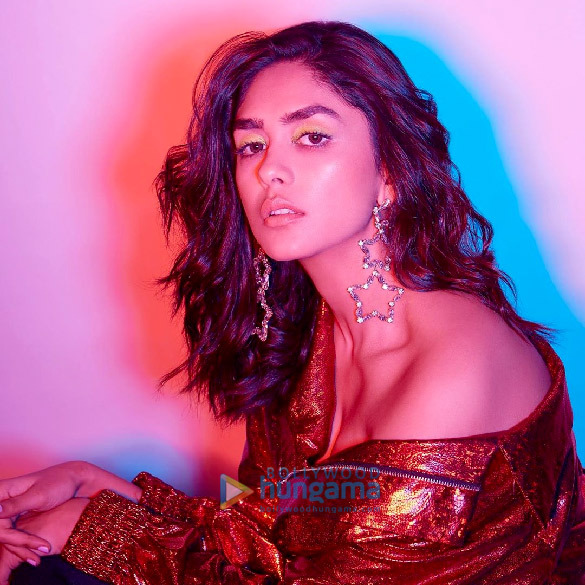 mrunal thakur 8