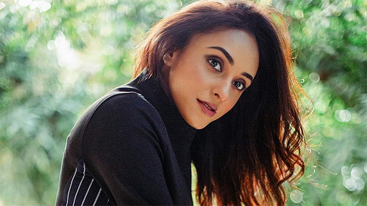 Pearle Maaney: “My DREAM Co-star is…”| Rapid Fire | Deepika Padukone | Amitabh Bachchan