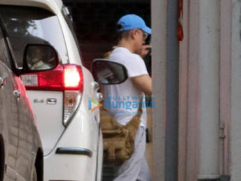 Photos: Aamir Khan spotted in Bandra