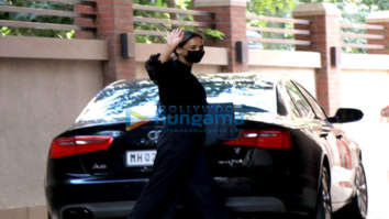 Photos: Aisha Sharma snapped in Bandra