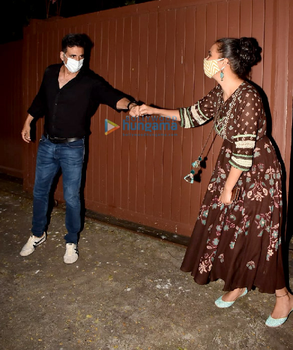 Photos: Akshay Kumar, Huma Qureshi, Bhumi Pednekar & others snapped at Lara Dutta’s house party in Bandra Photos: Akshay Kumar, Huma Qureshi, Bhumi Pednekar & others snapped at Lara Dutta’s house party in Bandra