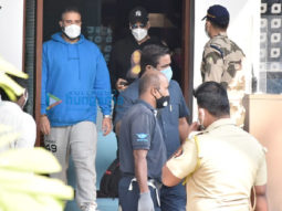 Photos: Akshay Kumar, Jackky Bhagnani and Shabina Khan snapped at the Kalina airport