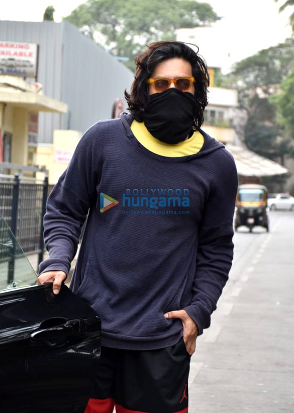 photos ali fazal snapped in juhu 1