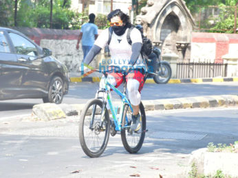 Photos: Ali Fazal spotted cycling in Bandra