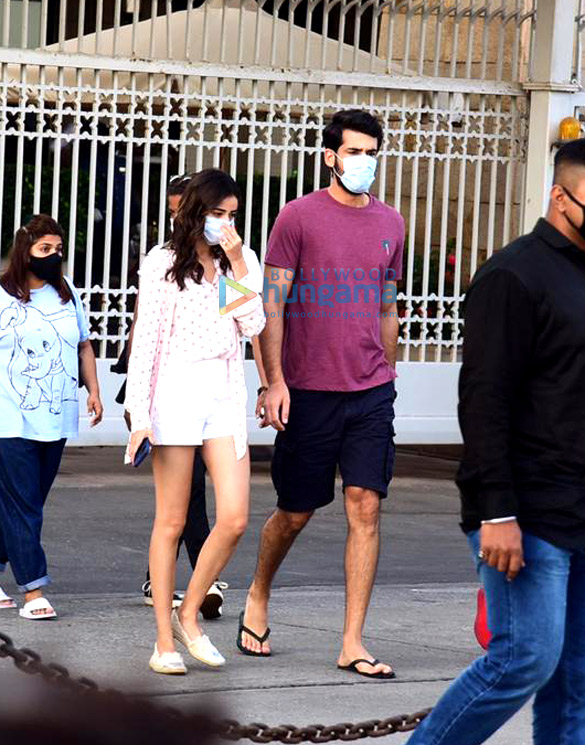 photos ananya panday snapped at gateway of india in mumbai 4