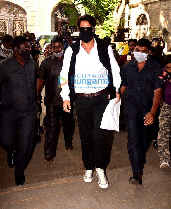 photos arjun rampal arrives at ncb office 3