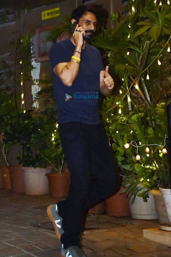 Photos: Arjun Rampal snapped in Mumbai Photos: Arjun Rampal snapped in Mumbai