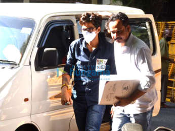Photos: Bharti Singh and Harsh Limbachiyaa arrive at the NCB Office