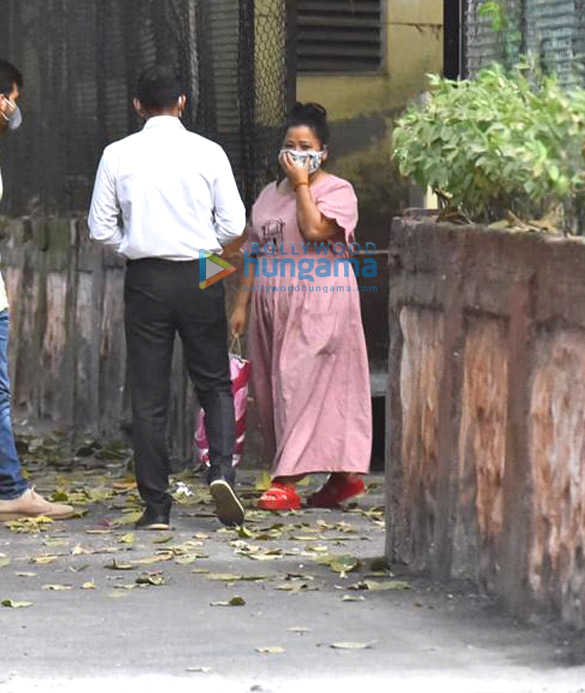 photos bharti singh leaves from judicial custody 1