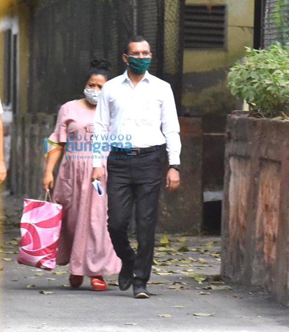 photos bharti singh leaves from judicial custody 3