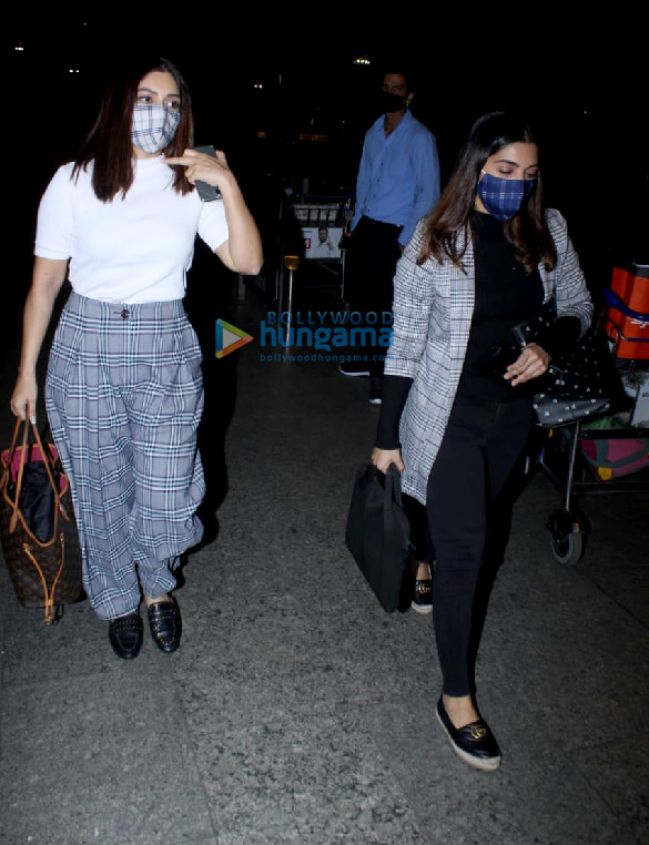 photos bhumi pednekar snapped at the airport 3