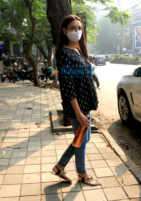 photos dia mirza snapped in bandra 1 2