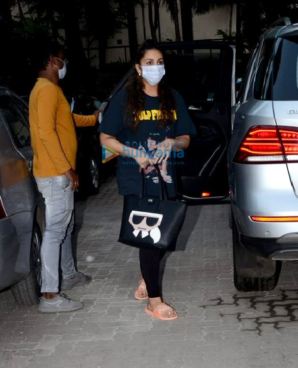 photos huma qureshi snapped at aanand l rais office 2