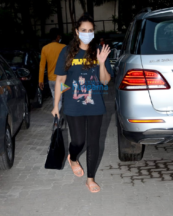 photos huma qureshi snapped at aanand l rais office 3
