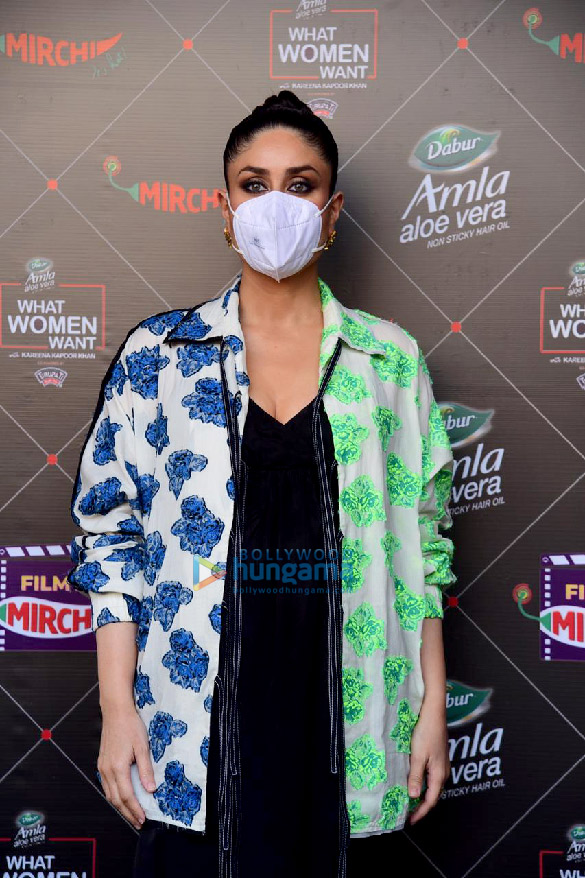 photos kareena kapoor khan and varun dhawan spotted at mehboob studios 4 2