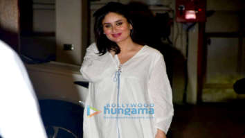 Photos: Kareena Kapoor Khan snapped at her house in Bandra