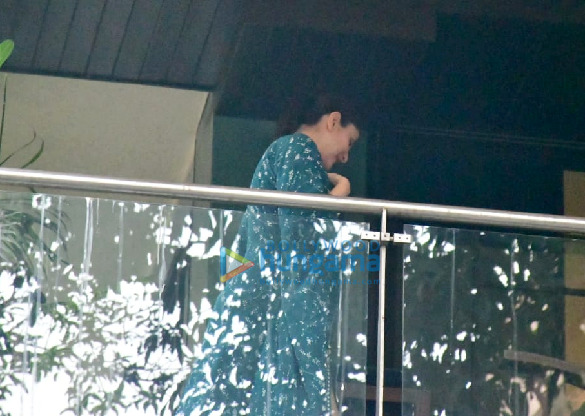 photos kareena kapoor khan spotted in bandra 3 10