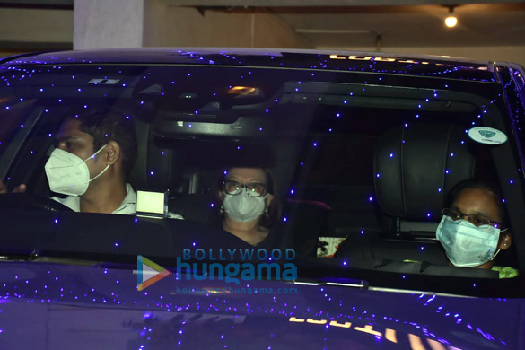 photos karisma kapoor randhir kapoor and babita shivdasani spotted at kareena kapoor khans house in bandra 3