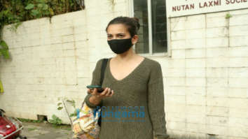 Photos: Kriti Kharbanda snapped at a clinic in Juhu