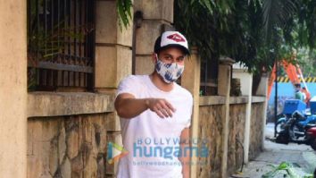Photos: Kunal Kemmu snapped at Santacruz