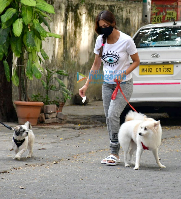 photos malaika arora snapped with her pet in bandra 2