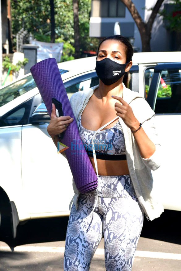 photos malaika arora spotted at diva yoga studio 4 5