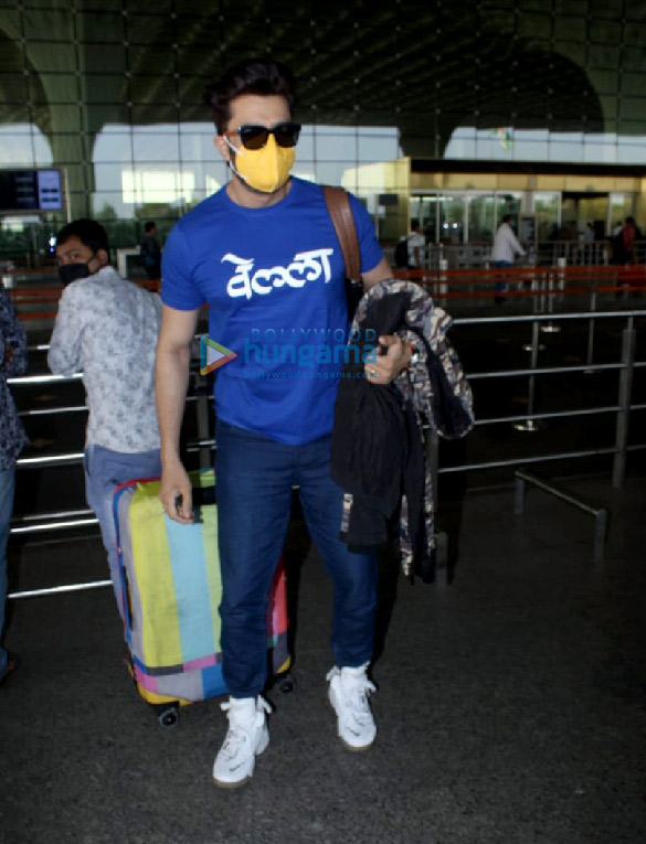Photos: Maniesh Paul, Saiee Manjrekar and Tina Dutta snapped at the airport Photos: Maniesh Paul, Saiee Manjrekar and Tina Dutta snapped at the airport