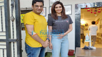 Photos: Mukesh Chabbra snapped with Karishma Tanna in Mumbai