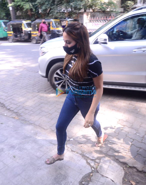 photos natasha dalal snapped at a clinic in juhu 1