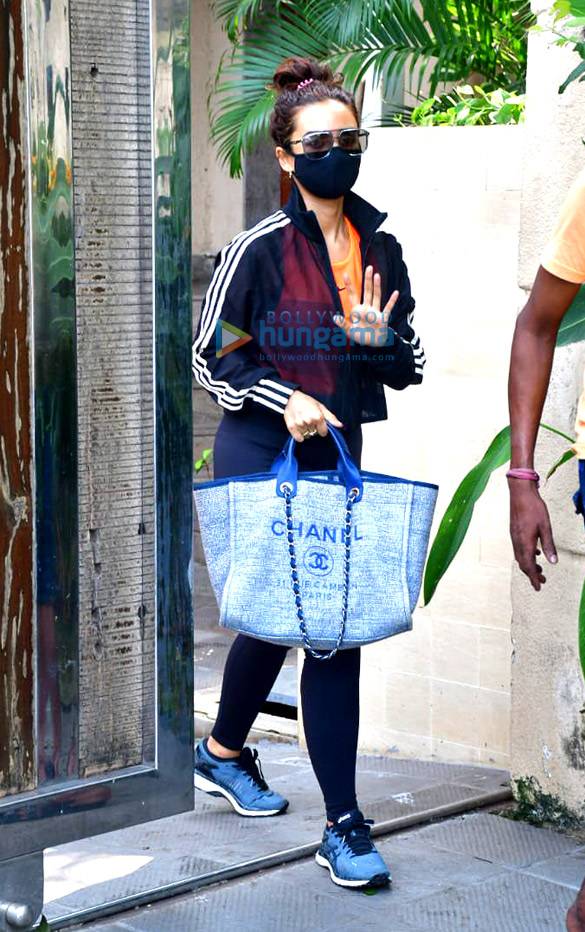 photos patralekha spotted at a clinic in bandra 4